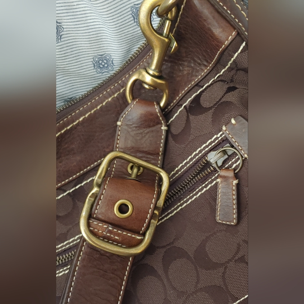 Coach Signature Brown Shoulder Bag - Picture 3 of 4